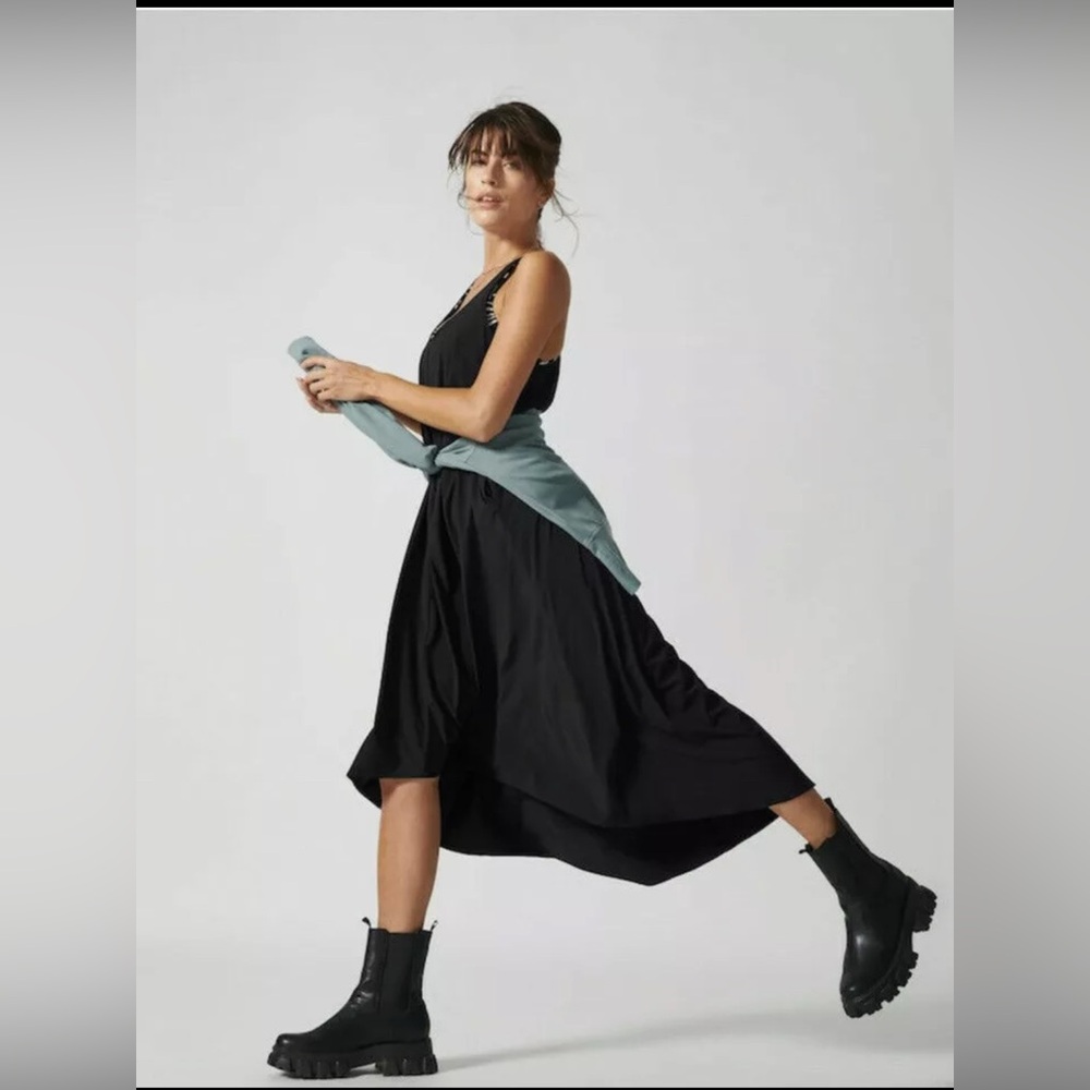 NWT Athleta Presidio Dress, BLACK